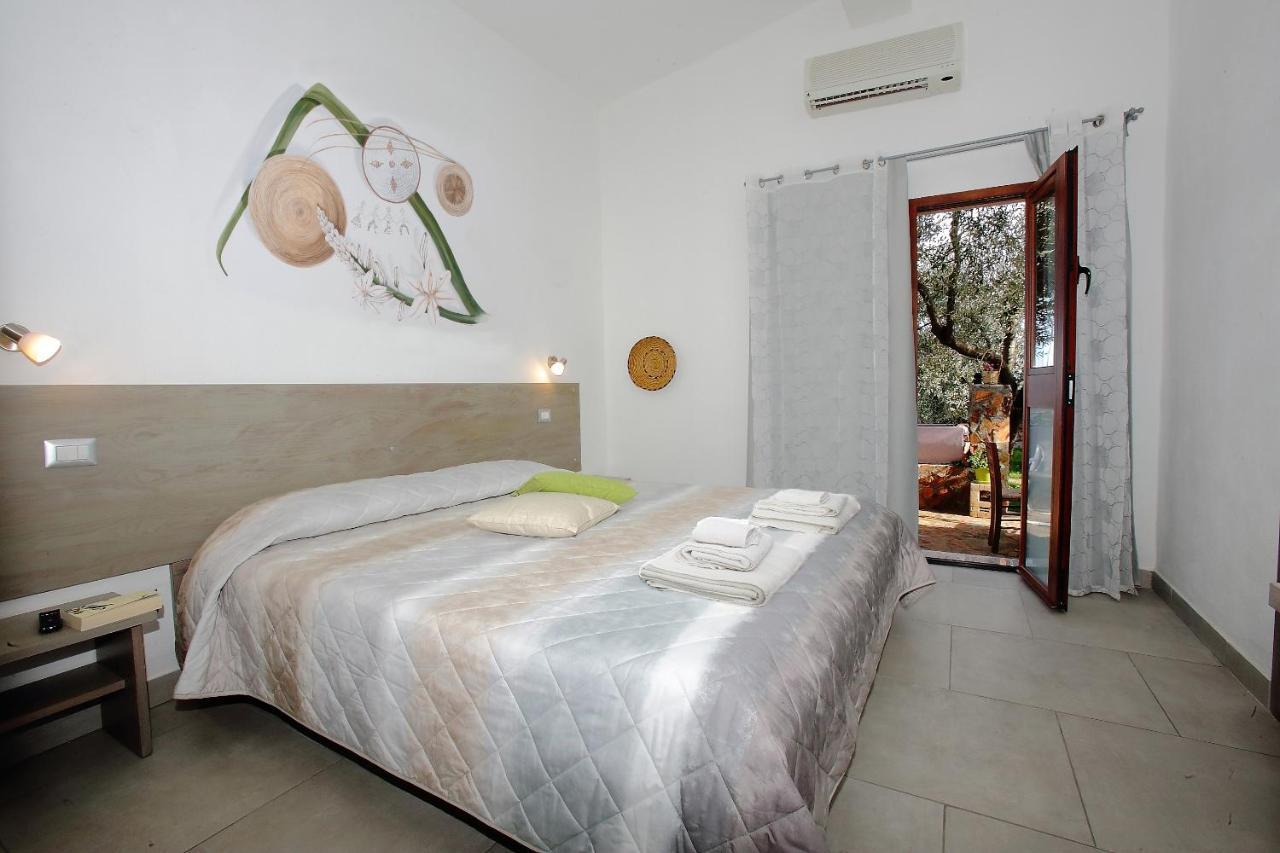 B&B Campu Moru Bari Sardo Exteriör bild